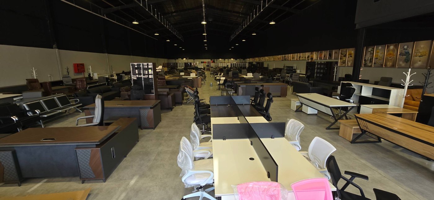 Office furniture showroom case for Middle East distributor
