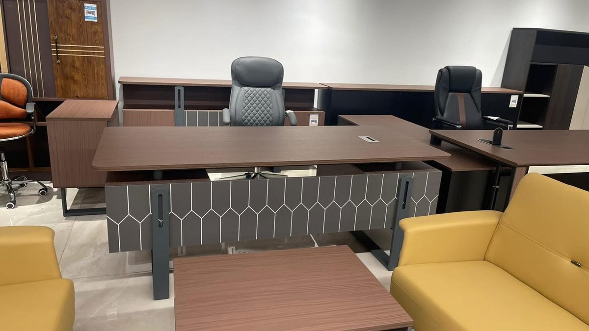 BG Office Furniture distributor program and project supplier showroom case