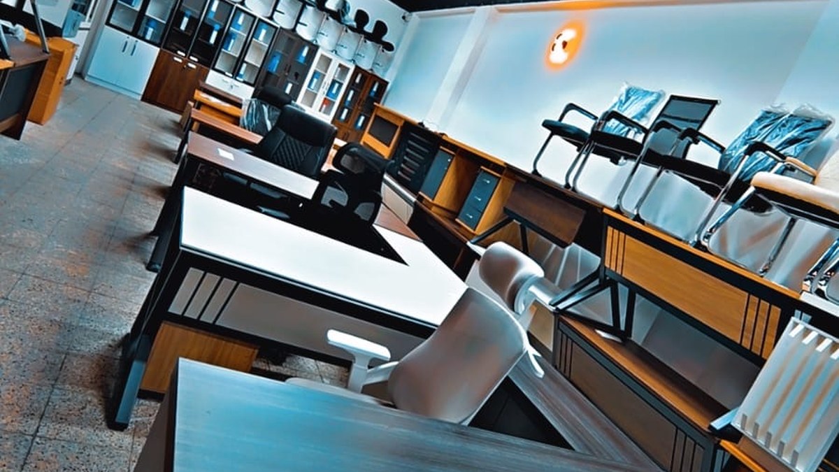 BG Office Furniture showroom and mixed container order support